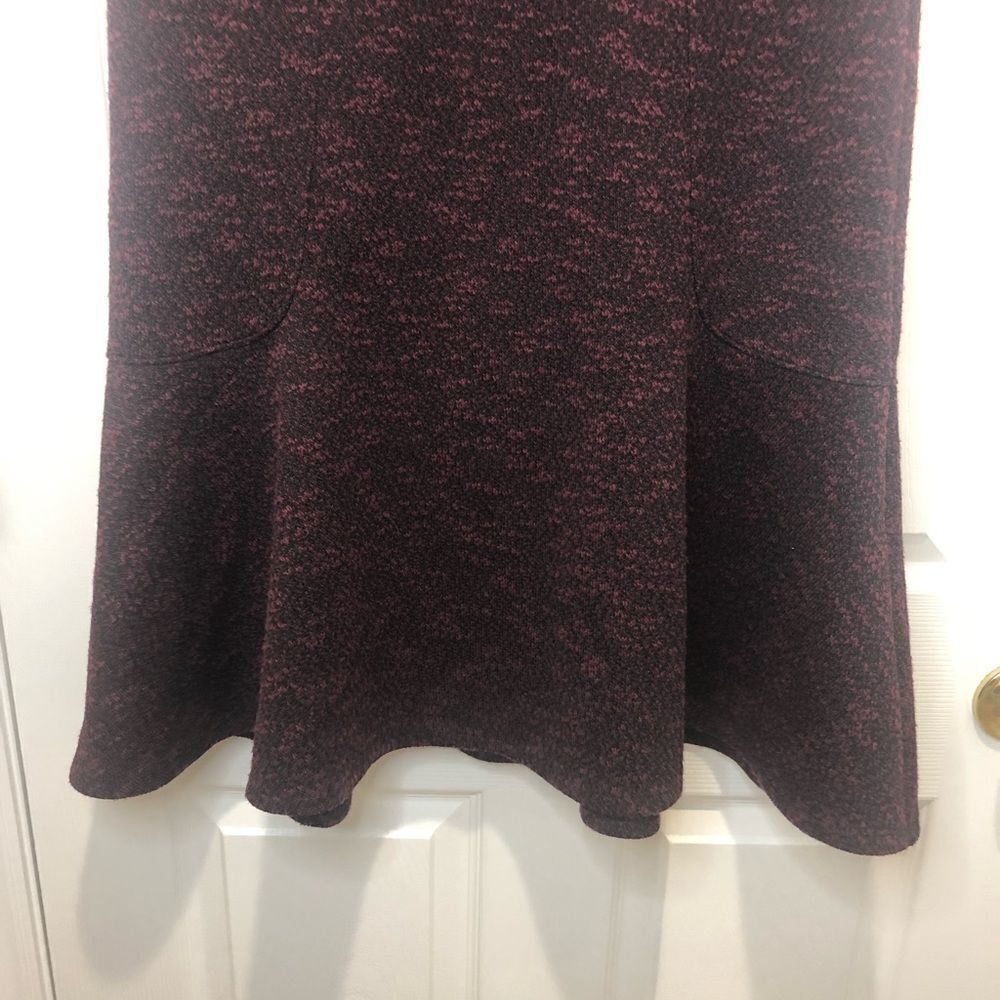 Lands’ End midi burgundy skirt, size small - Picture 4 of 8